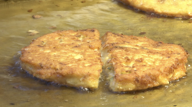 지글지글 빈대떡 부치는 모습